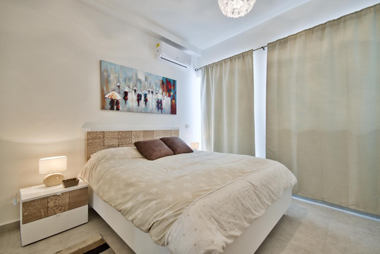Centre Point Apartment San Ġiljan Extérieur photo